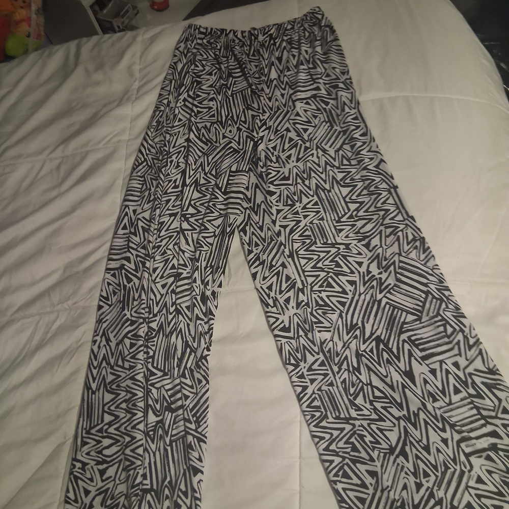 Chico's Monochrome Zigzag Wide Leg Pants